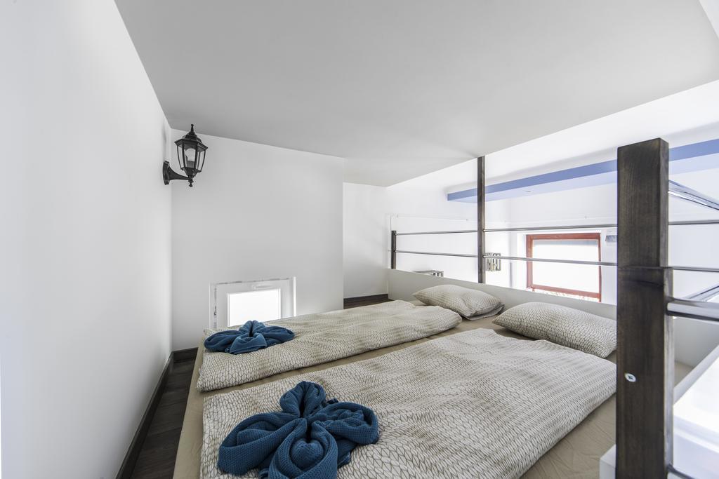 Apartment D53 *