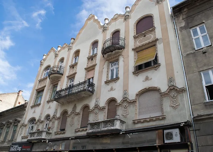 D53 Apartments